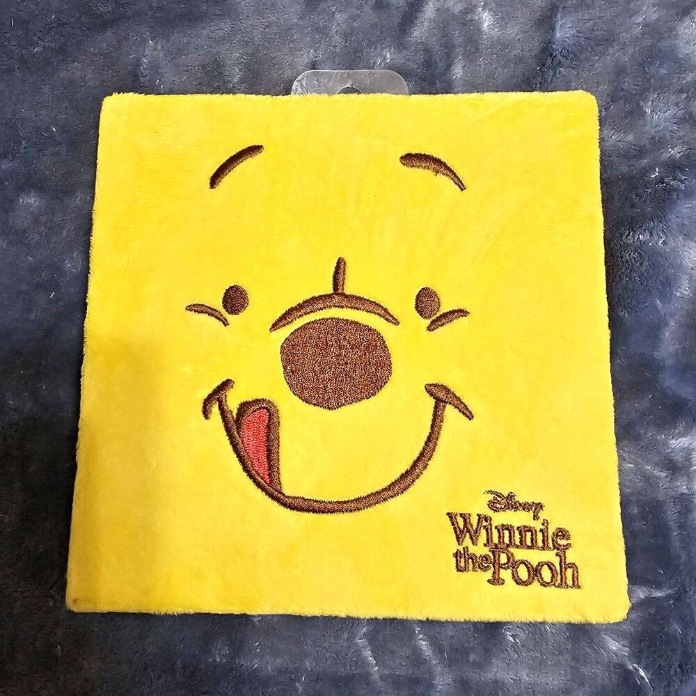 Disney Winnie the Pooh Eyeshadow Palette Shimmer/Matte Pressed Powder PH185HBAZA
